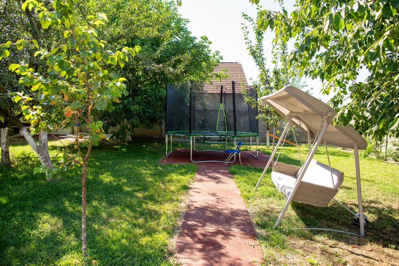 La Conac Arad Exterior foto